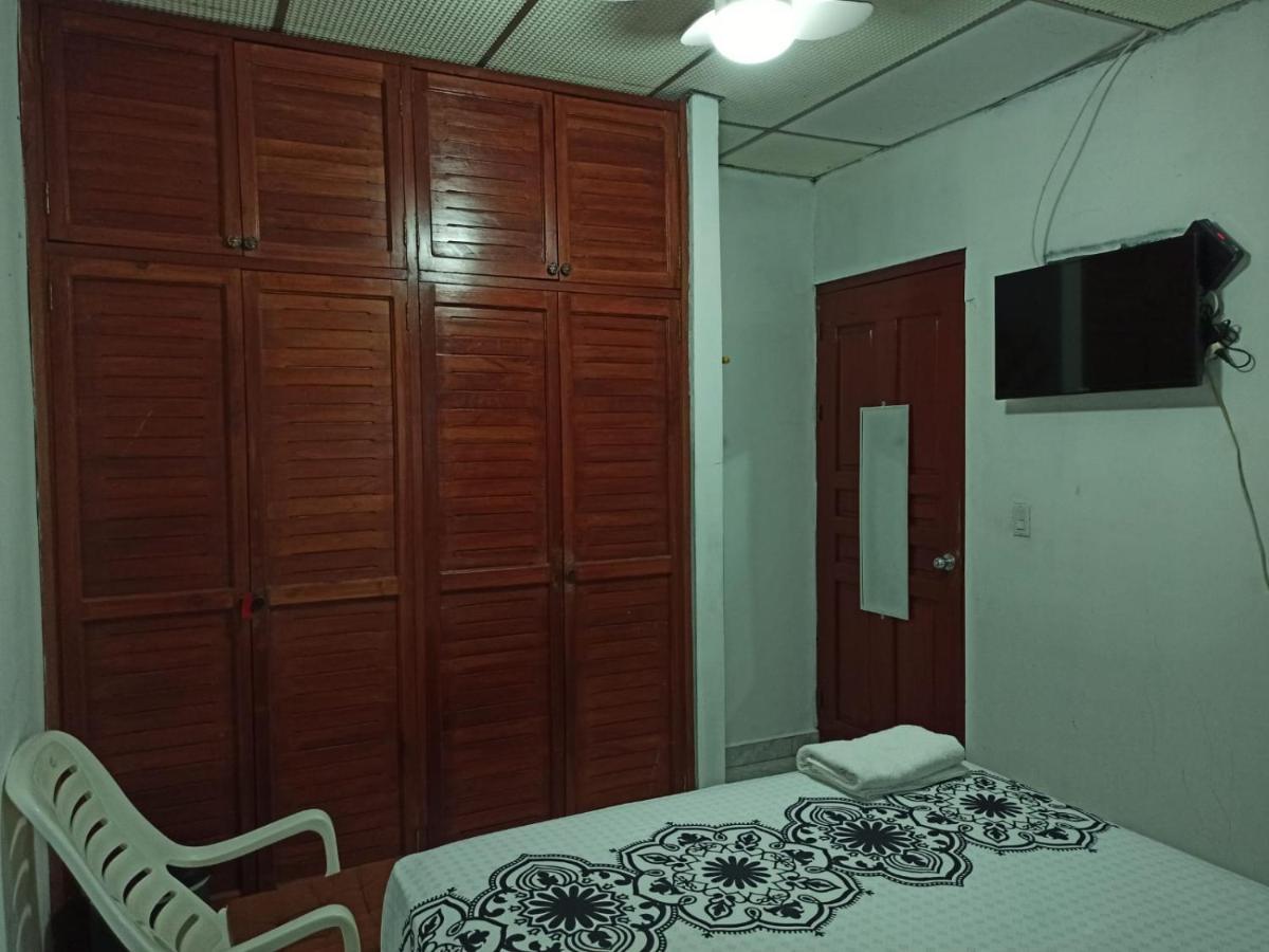 Hostal Familiar Argenal - ダビッド エクステリア 写真